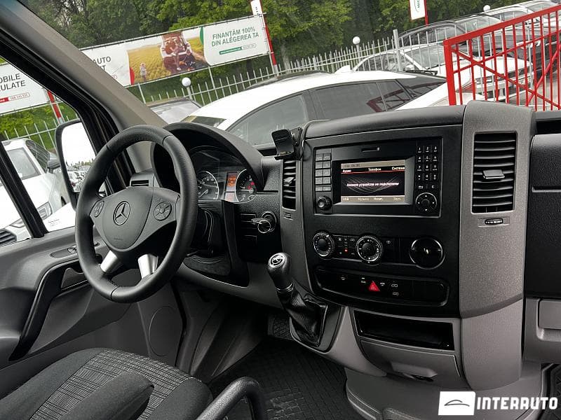 2017 Mercedes Sprinter — Miniatură 10