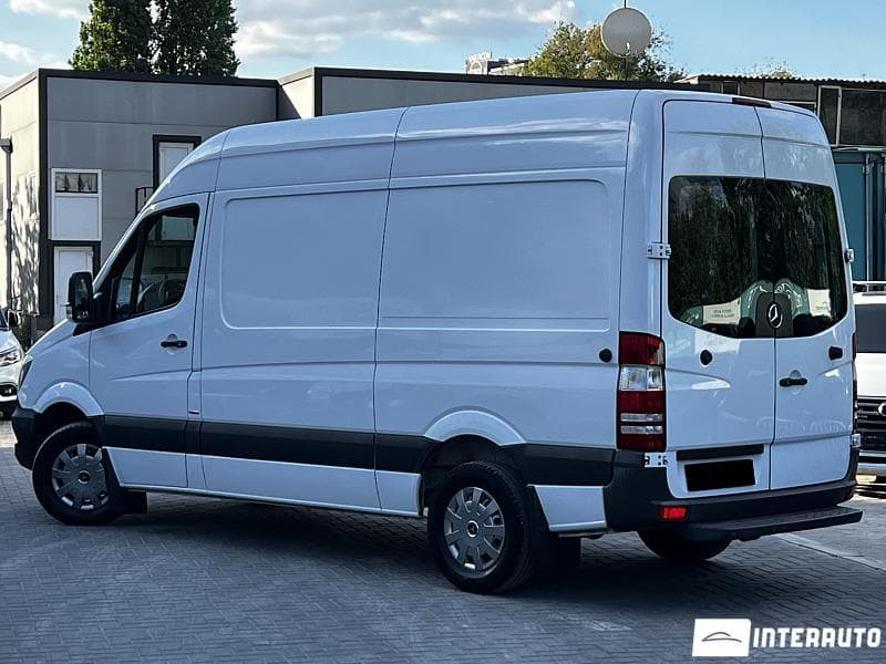 2016 Mercedes Sprinter — Miniatură 4
