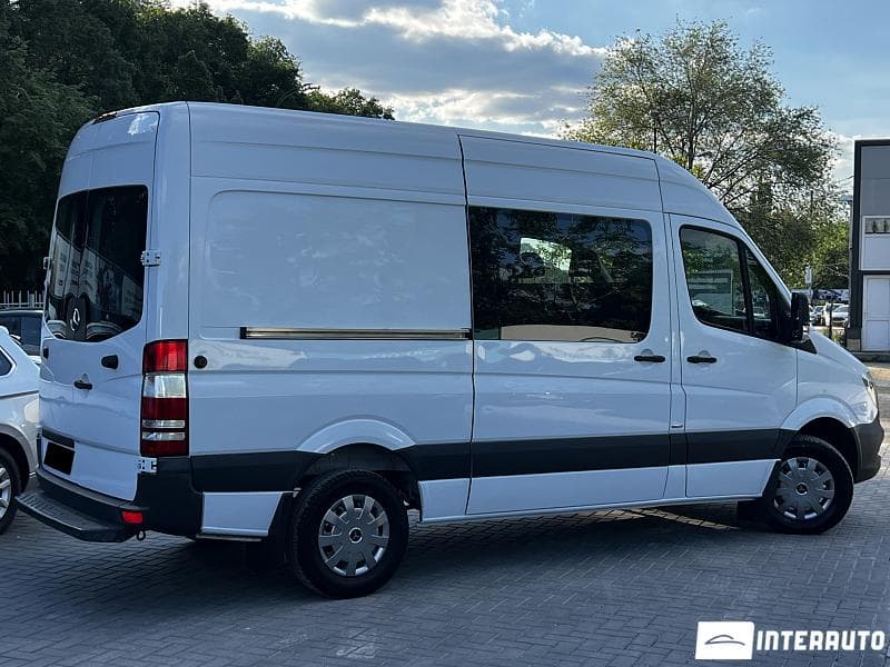 2016 Mercedes Sprinter — Miniatură 2