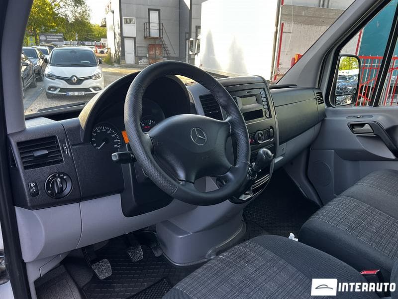 2016 Mercedes Sprinter — Miniatură 5