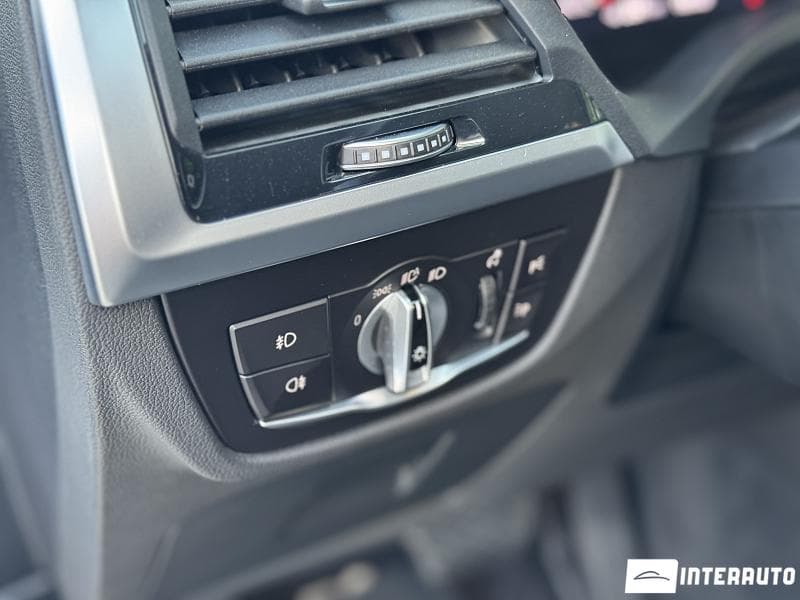 BMW X4 2.0D 2019 — Миниатюра 7