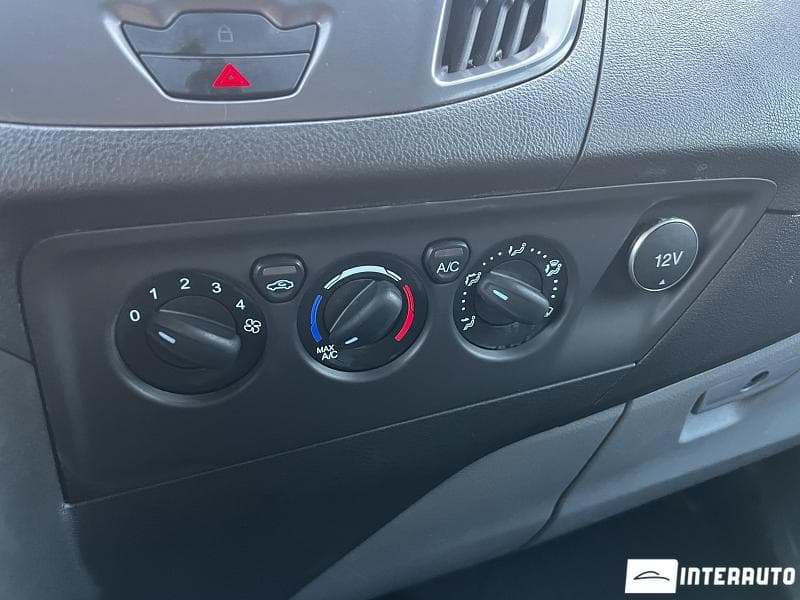 2016 Ford Transit — Miniatură 12
