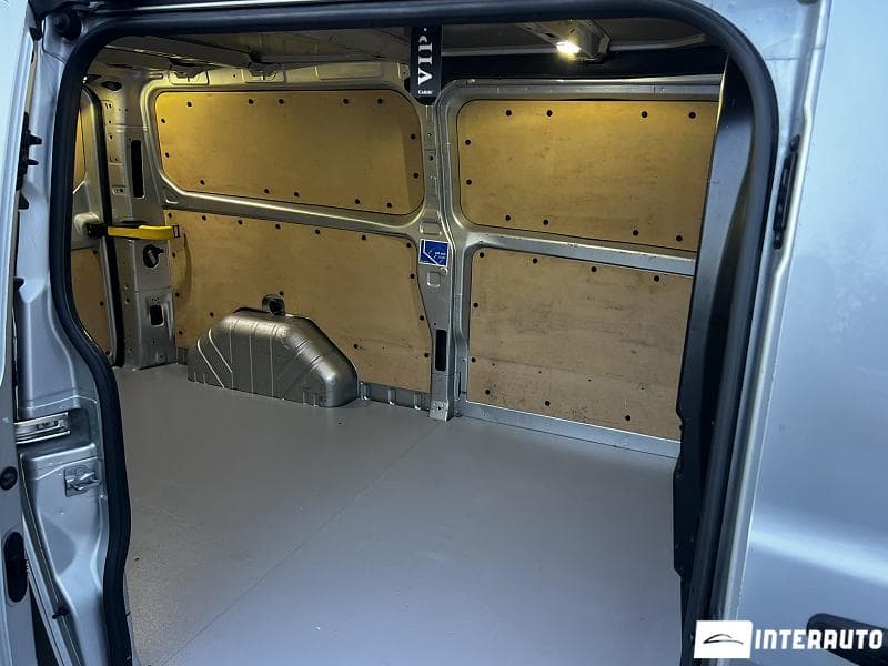 2016 Ford Transit — Miniatură 13