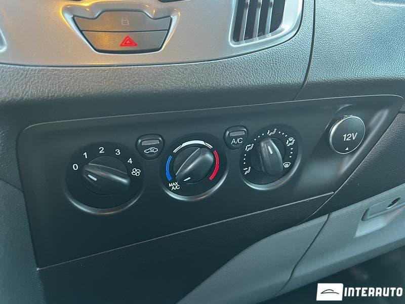 2017 Ford Transit — Miniatură 10