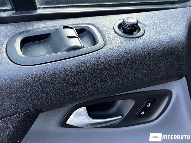 2017 Ford Transit — Miniatură 11