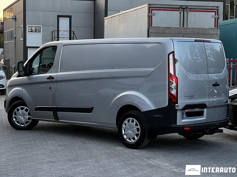 2017 Ford Transit — Miniatură 4