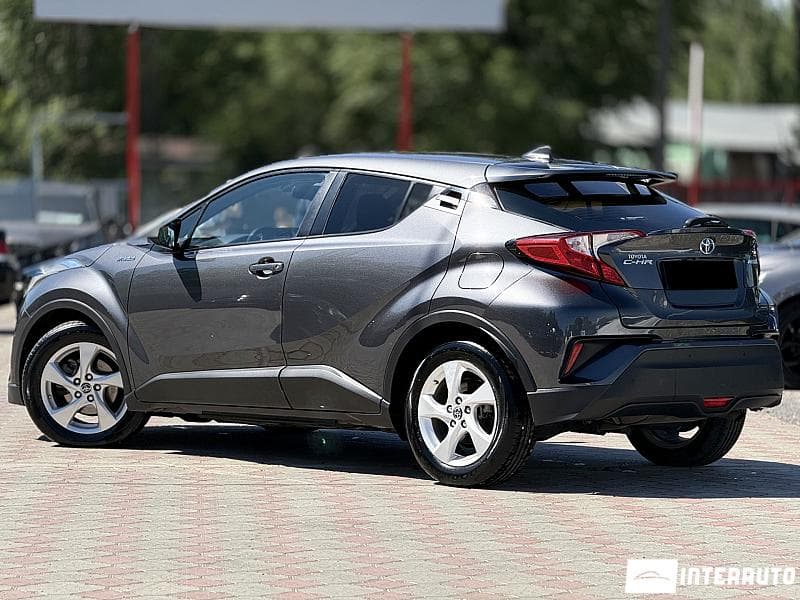2017 Toyota C-HR — Miniatură 3