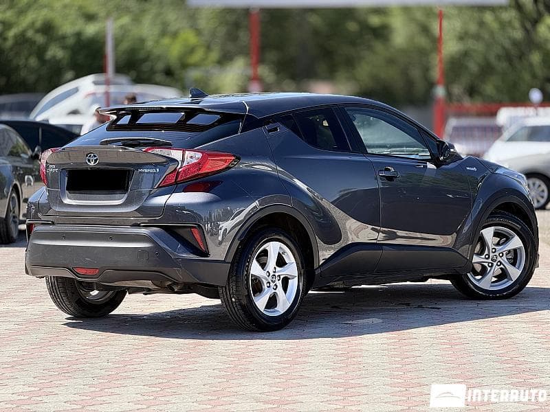 2017 Toyota C-HR — Miniatură 2