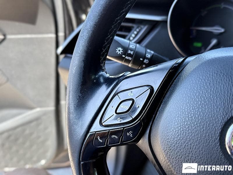 2017 Toyota C-HR — Miniatură 11