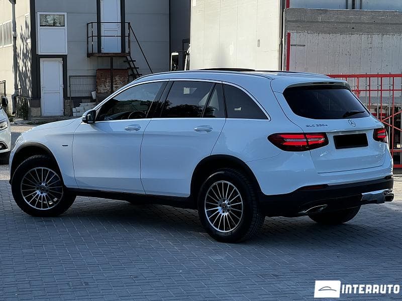 2016 Mercedes GLC 350e — Miniatură 2
