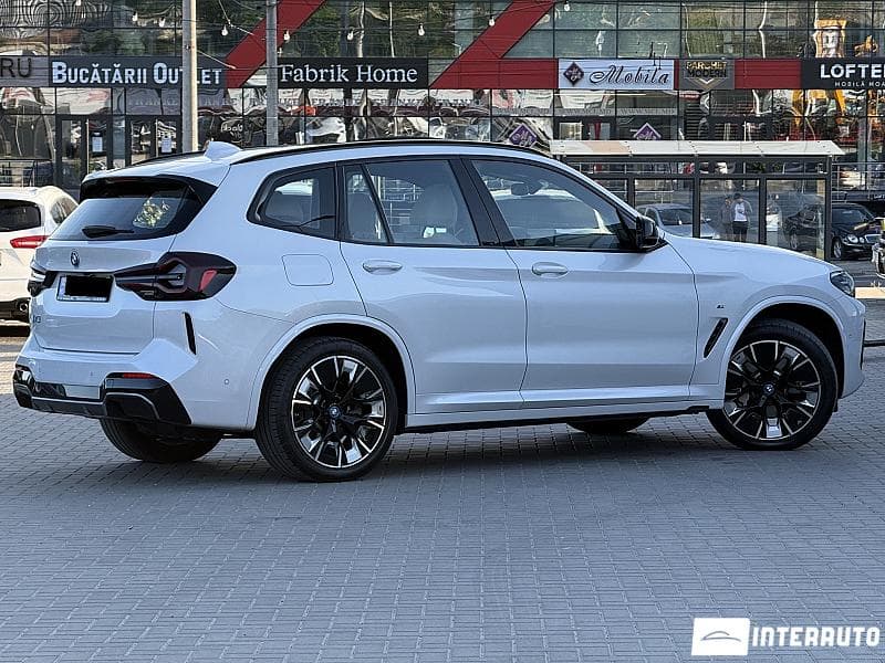 2022 BMW iX3 — Miniatură 3
