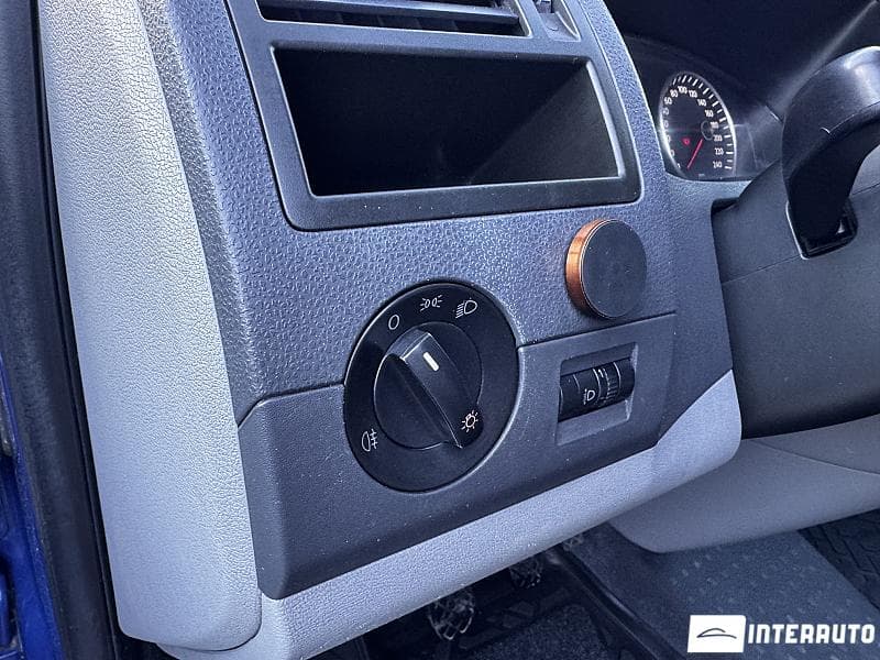 2010 Volkswagen Transporter — Miniatură 11