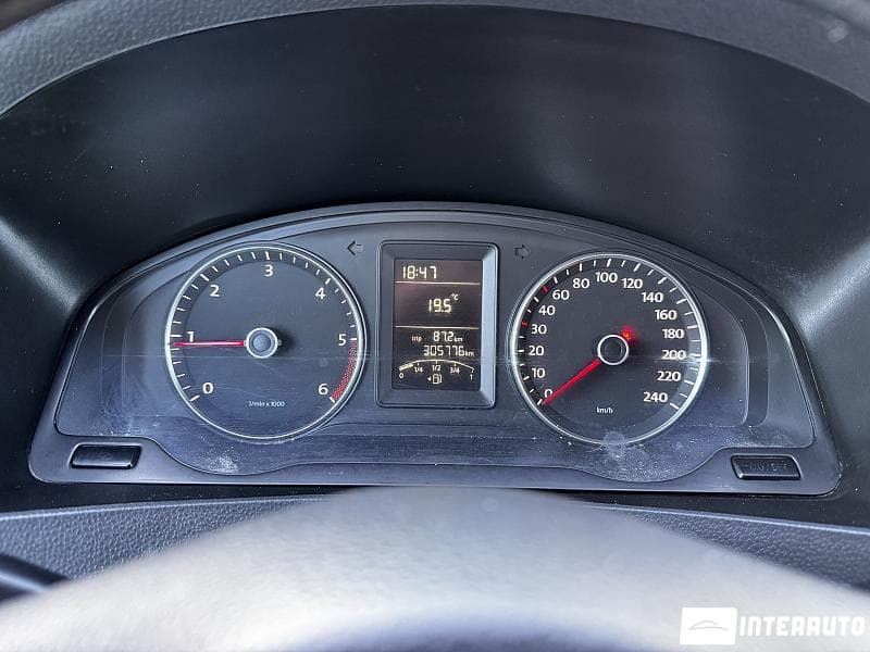 2010 Volkswagen Transporter — Miniatură 8