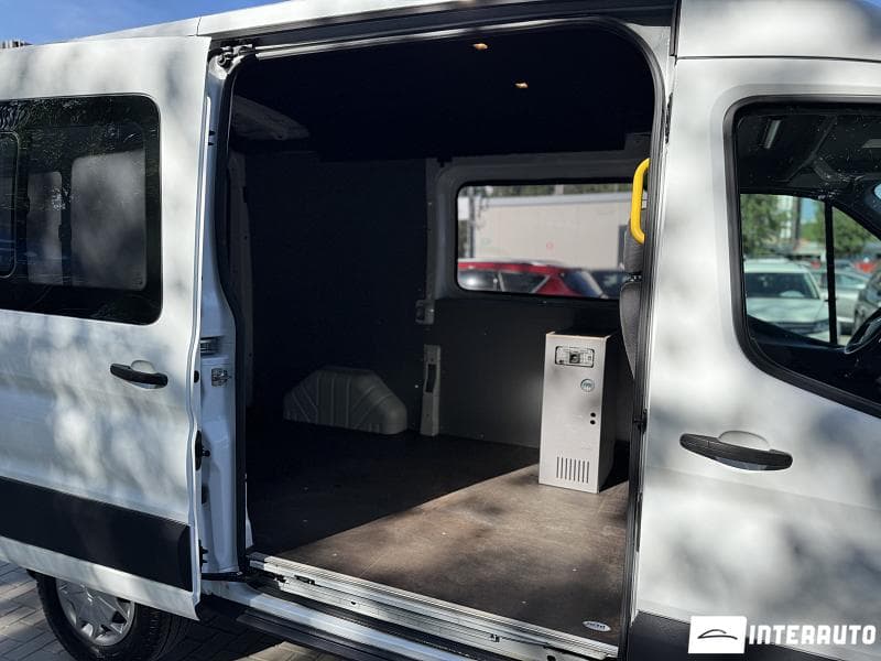 2018 Ford Transit — Miniatură 16