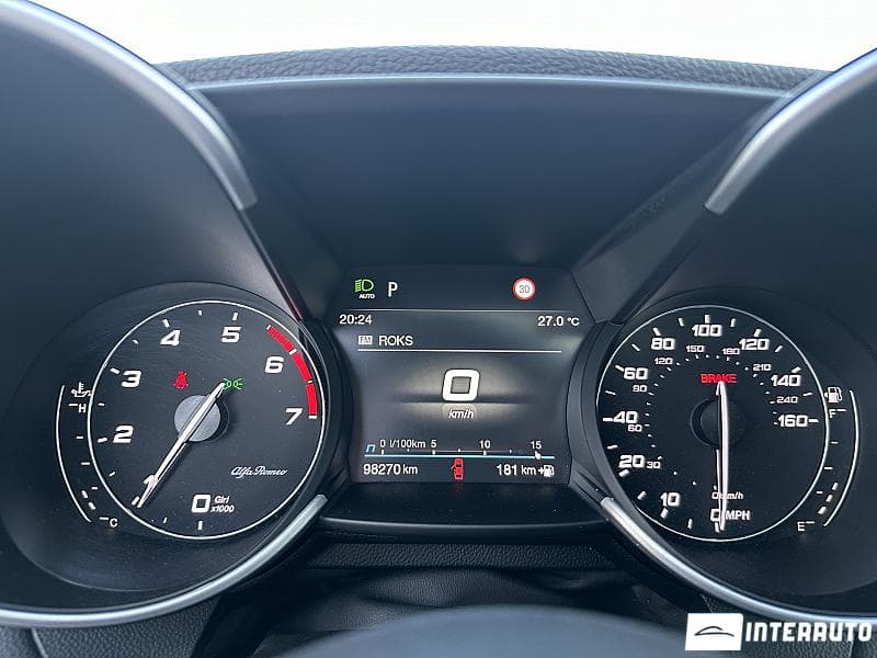 Alfa Romeo Giulia 2021 — Миниатюра 8
