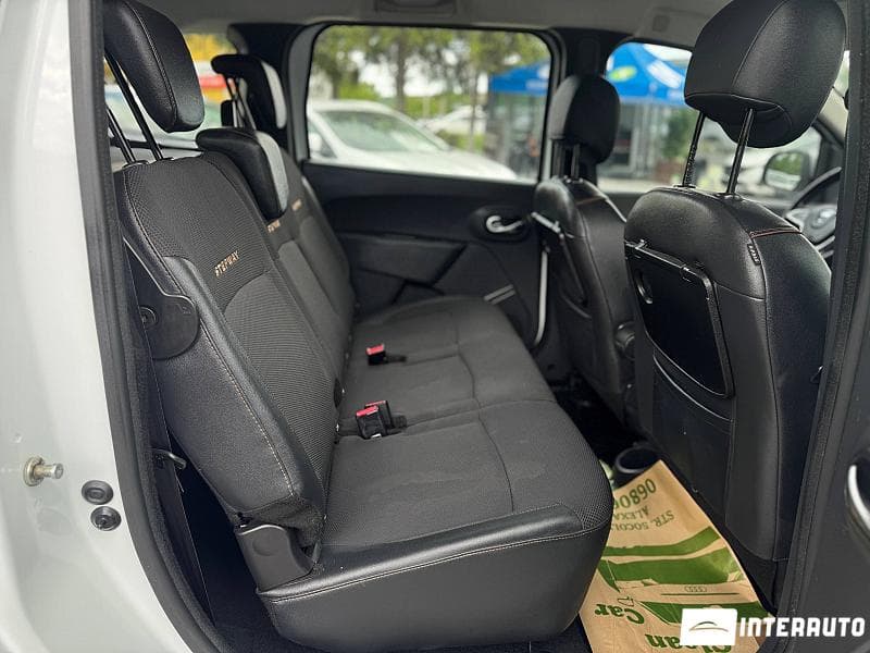 2018 Dacia Lodgy Stepway — Miniatură 13