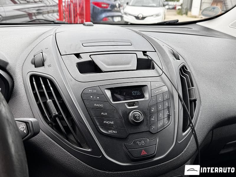 2015 Ford Courier — Miniatură 9