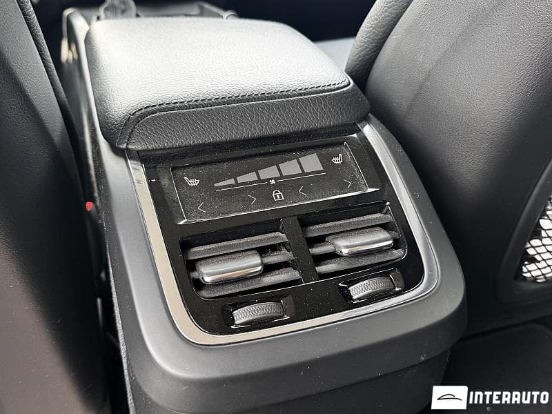 Volvo XC 60 2018 — Миниатюра 16