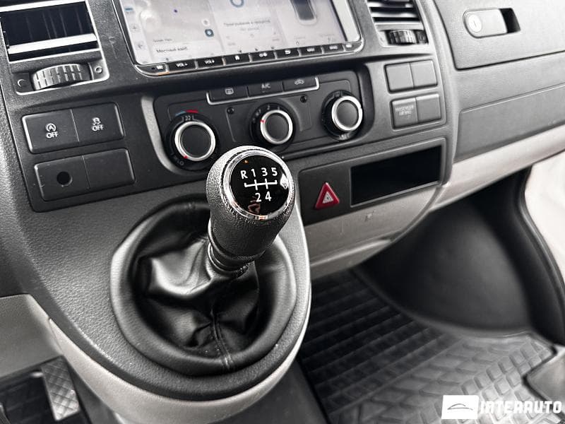 2014 Volkswagen Transporter — Miniatură 11