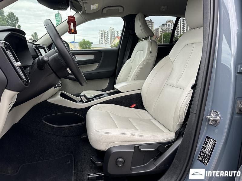 Volvo XC 40 2021 — Миниатюра 6