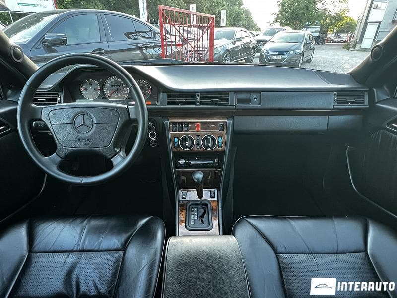 1992 Mercedes E 300 — Miniatură 10