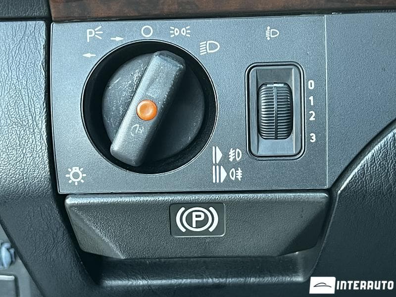1992 Mercedes E 300 — Miniatură 14
