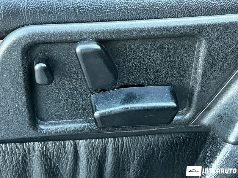 1992 Mercedes E 300 — Miniatură 15
