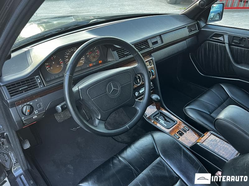 1992 Mercedes E 300 — Miniatură 5