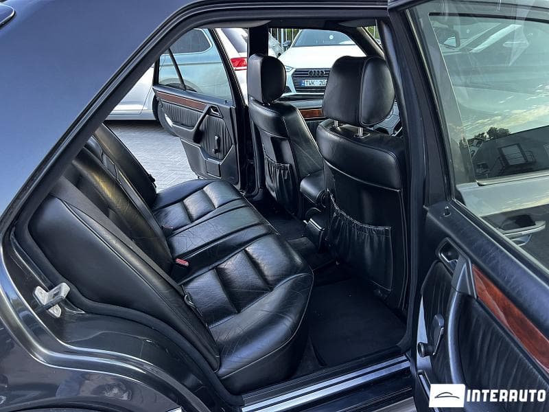1992 Mercedes E 300 — Miniatură 9