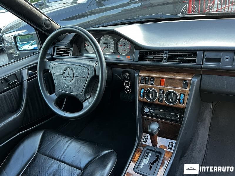 1992 Mercedes E 300 — Miniatură 6