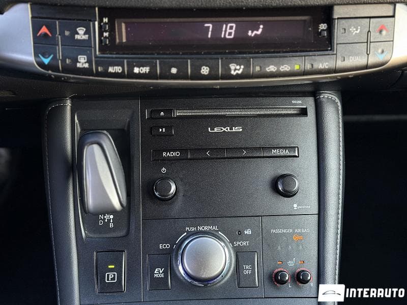 2014 Lexus CT 200h — Miniatură 14