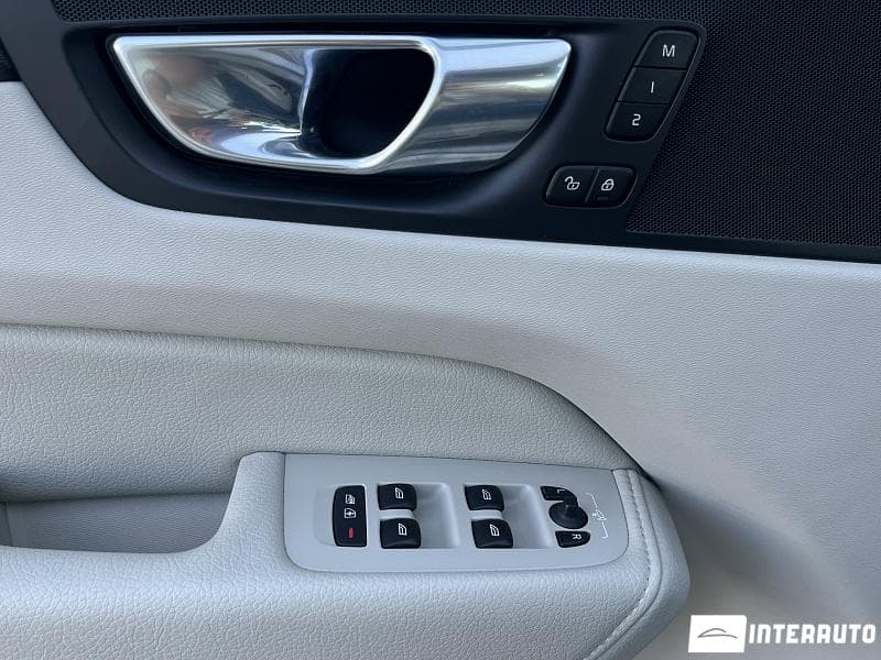 2022 Volvo XC 60 — Miniatură 8