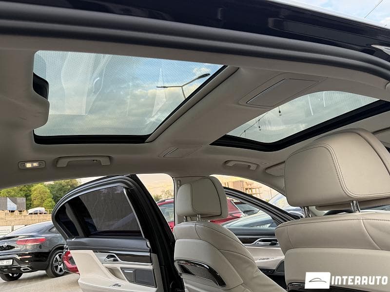 2020 BMW 750 — Miniatură 15