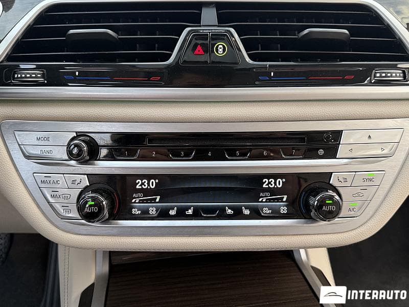 2020 BMW 750 — Miniatură 11