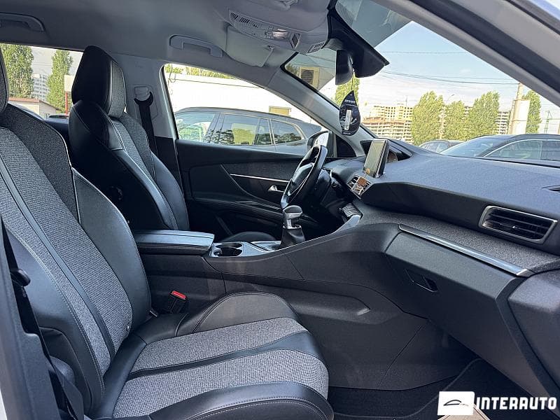 2018 Peugeot 3008 — Miniatură 18