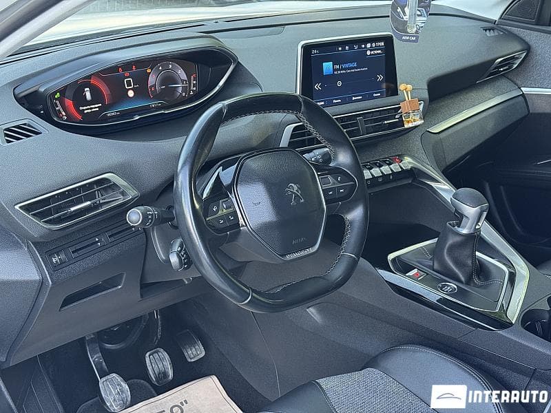 2018 Peugeot 3008 — Miniatură 10