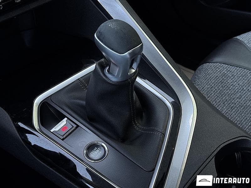 2018 Peugeot 3008 — Miniatură 15
