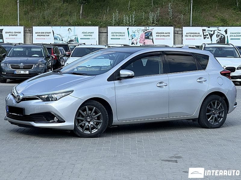 2016 Toyota Auris — Miniatură 2