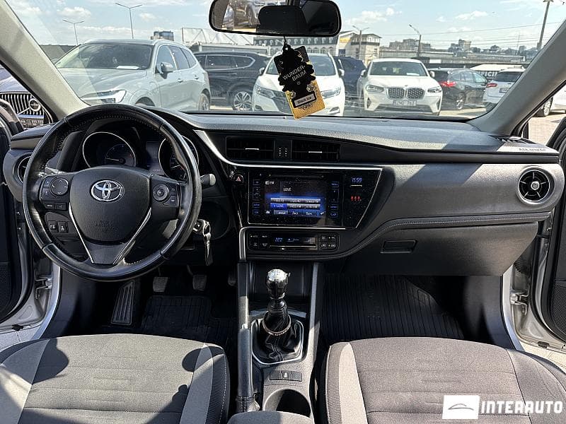 2016 Toyota Auris — Miniatură 6