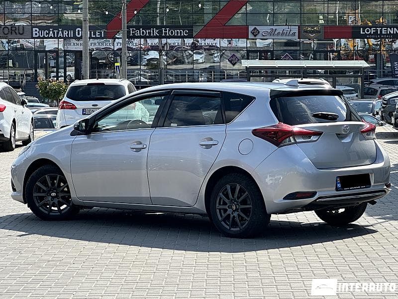 2016 Toyota Auris — Miniatură 4