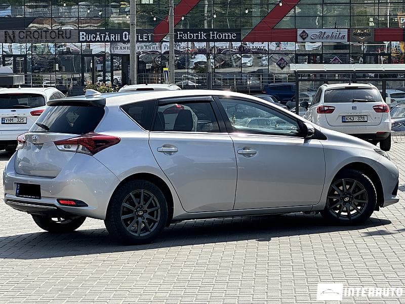 2016 Toyota Auris — Miniatură 3
