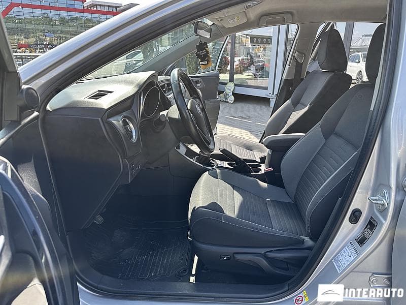 2016 Toyota Auris — Miniatură 5