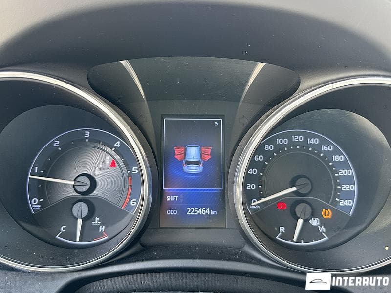 2016 Toyota Auris — Miniatură 8
