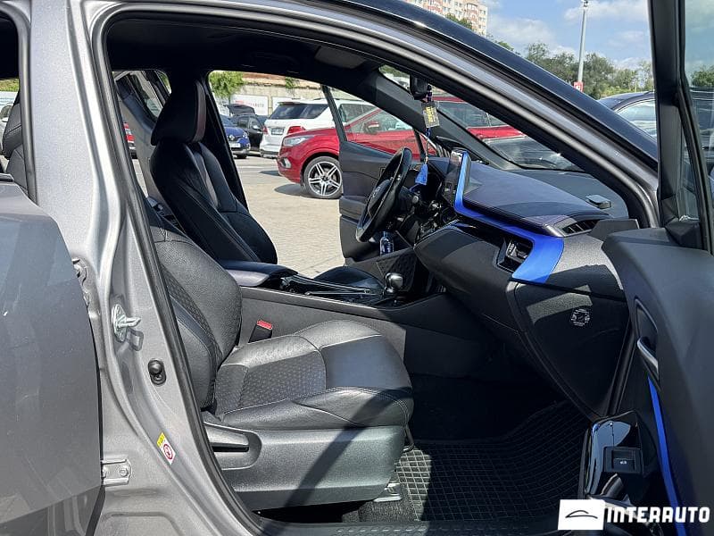 2017 Toyota C-HR — Miniatură 15