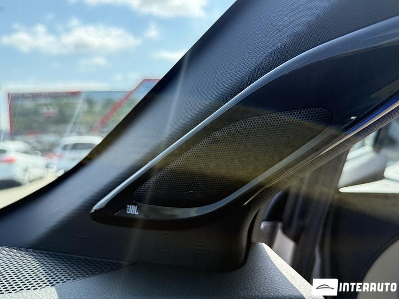 2017 Toyota C-HR — Miniatură 21