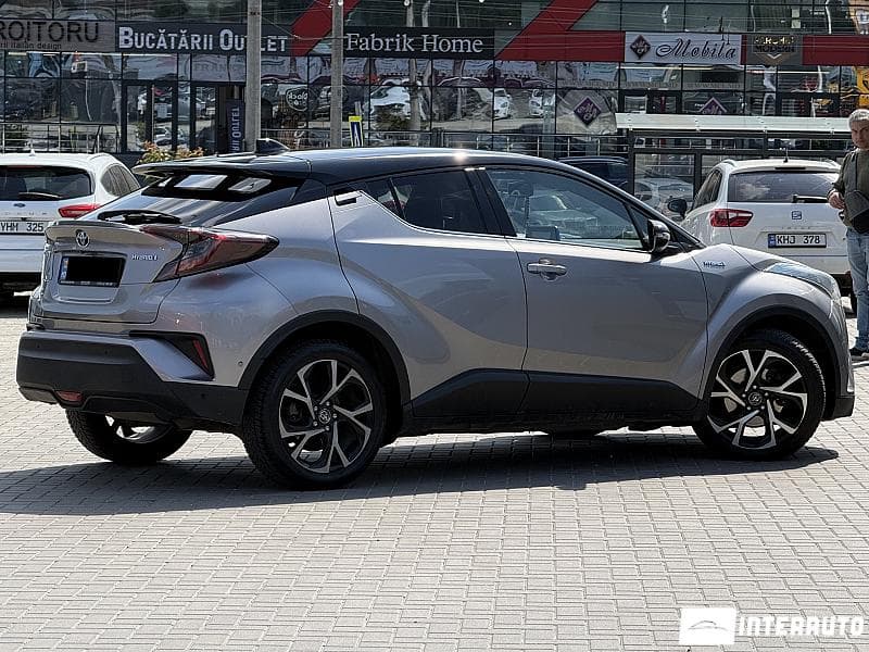 2017 Toyota C-HR — Miniatură 3
