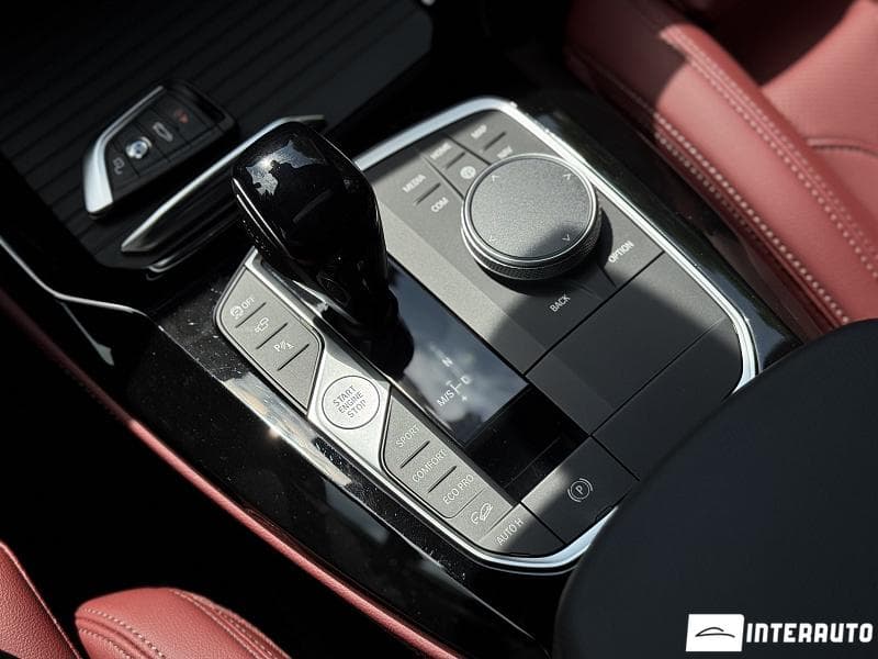 2025 BMW X4 M4.0i — Miniatură 17