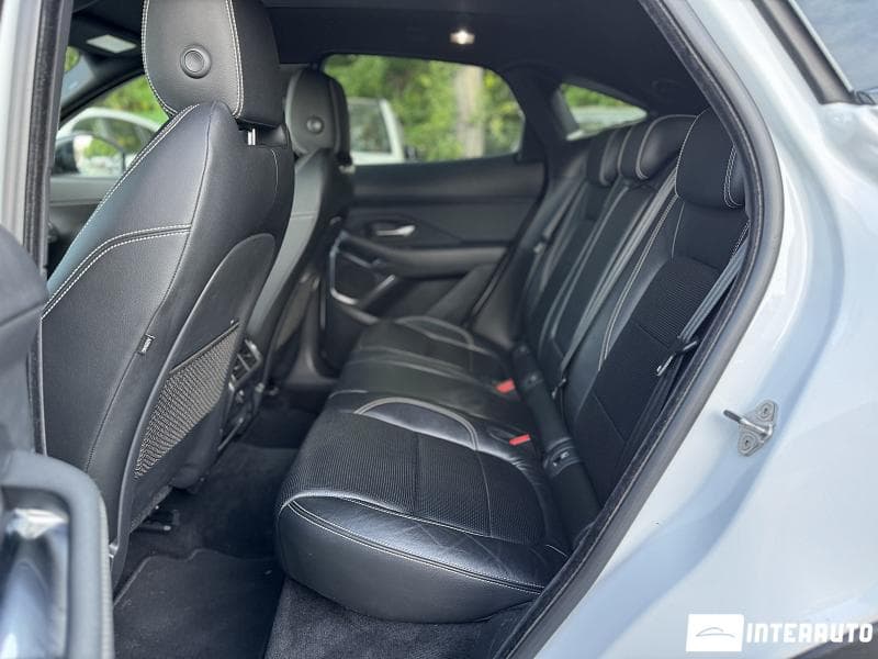 2018 Jaguar E-Pace — Miniatură 18