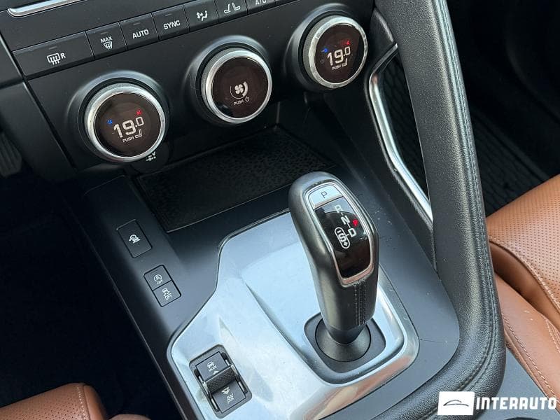2018 Jaguar E-Pace — Miniatură 15