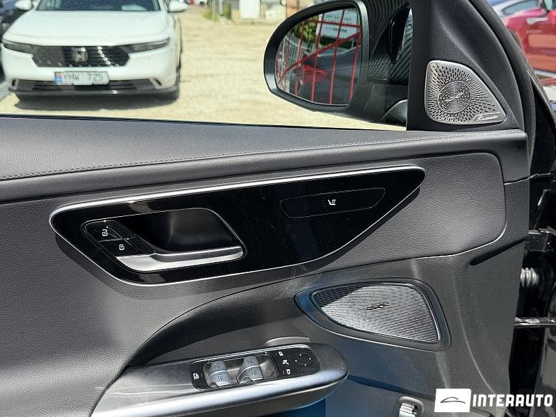 2024 Mercedes C 220 — Miniatură 11